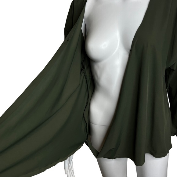 ADay Moss Sustainable That’s a Wrap Top S - Picture 4 of 9